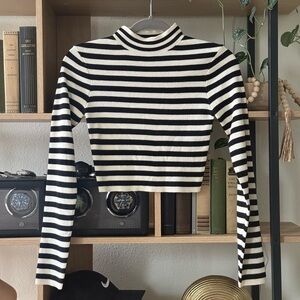 ✨✨✨Vici Striped Mockneck Cropped Sweater
